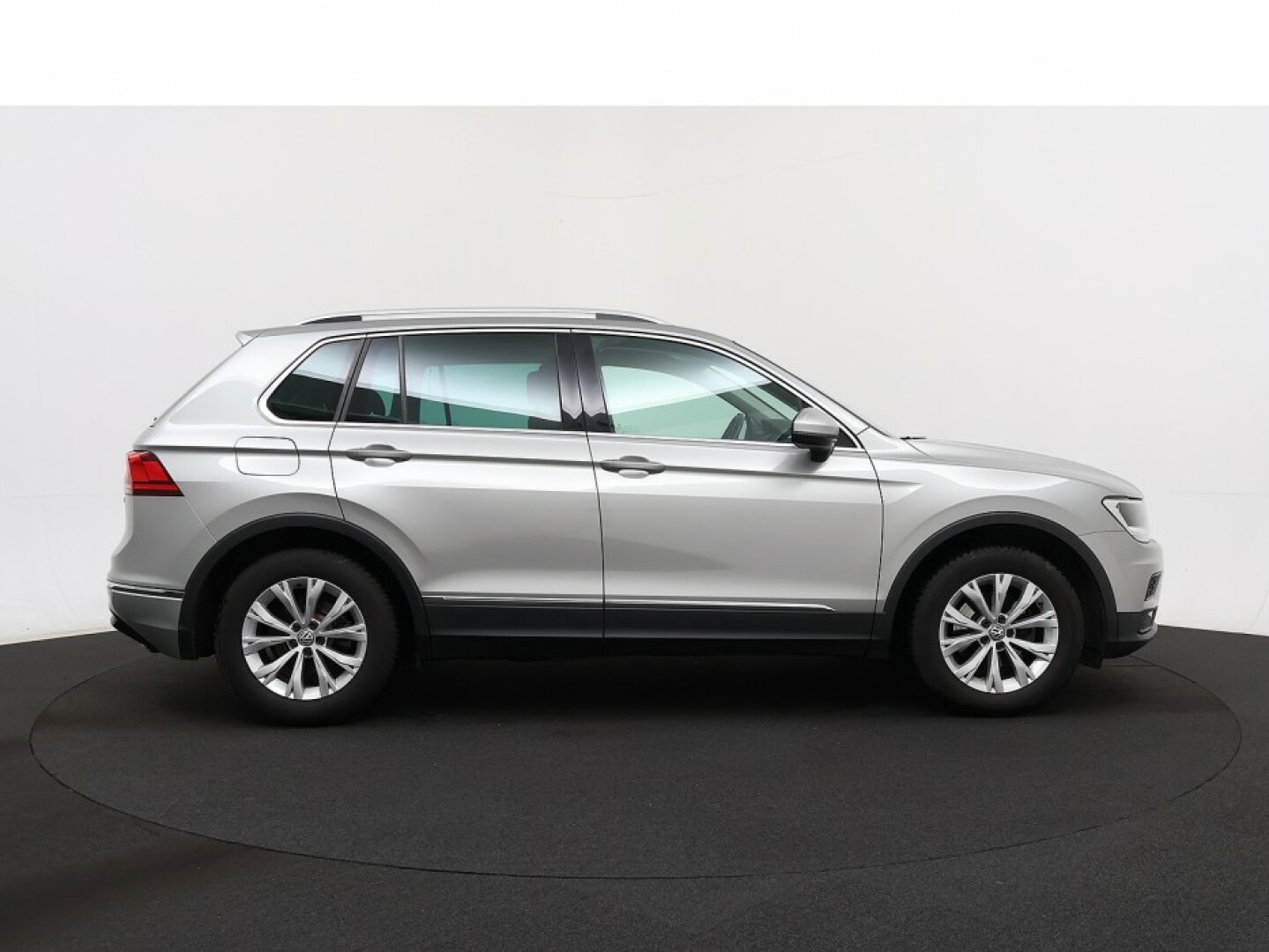 Volkswagen-Tiguan-18