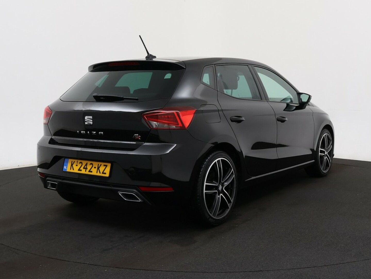 SEAT-Ibiza-24