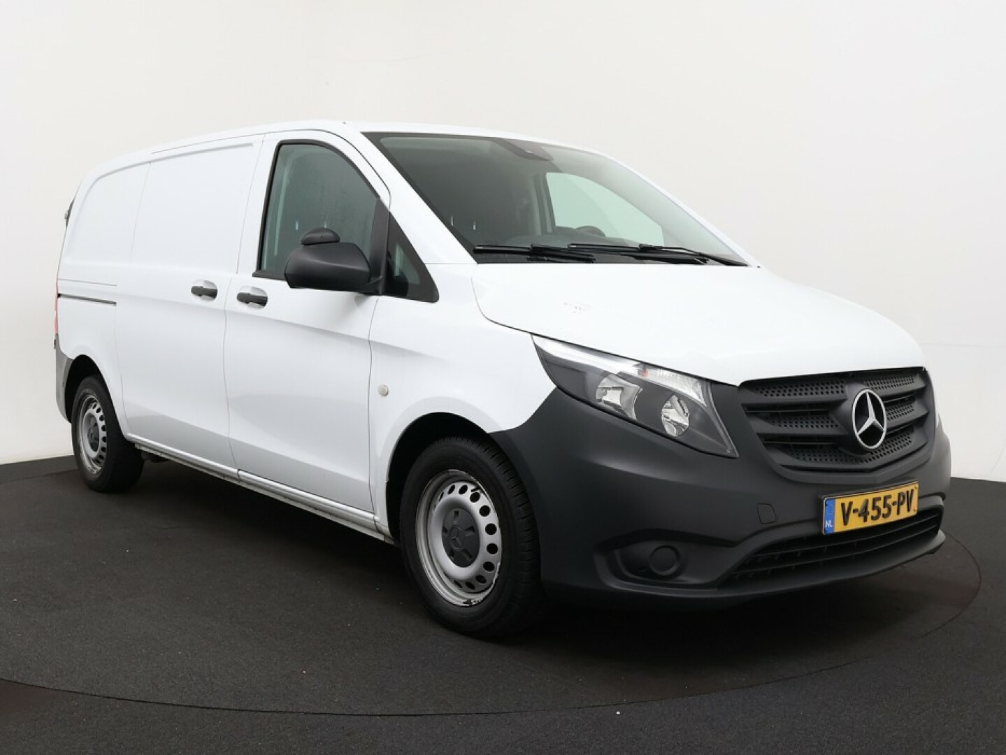 Mercedes-Benz-Vito-2