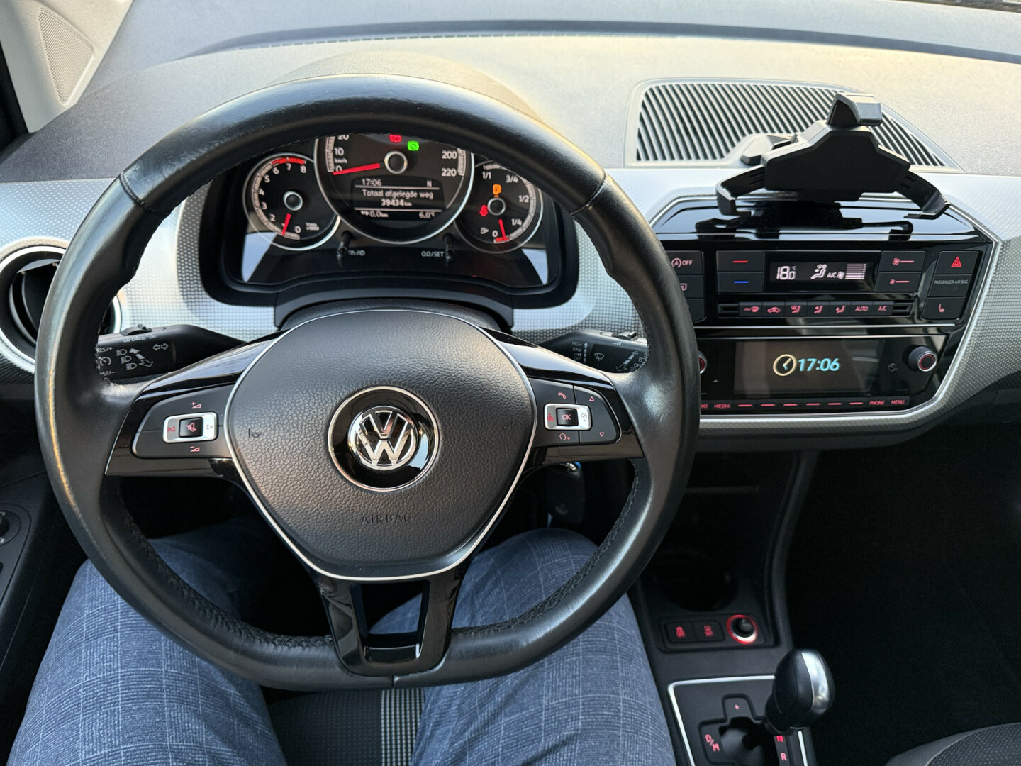 Volkswagen-up!-8