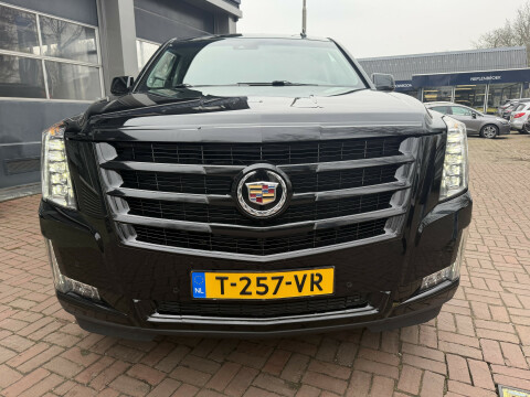 Cadillac-Escalade-1