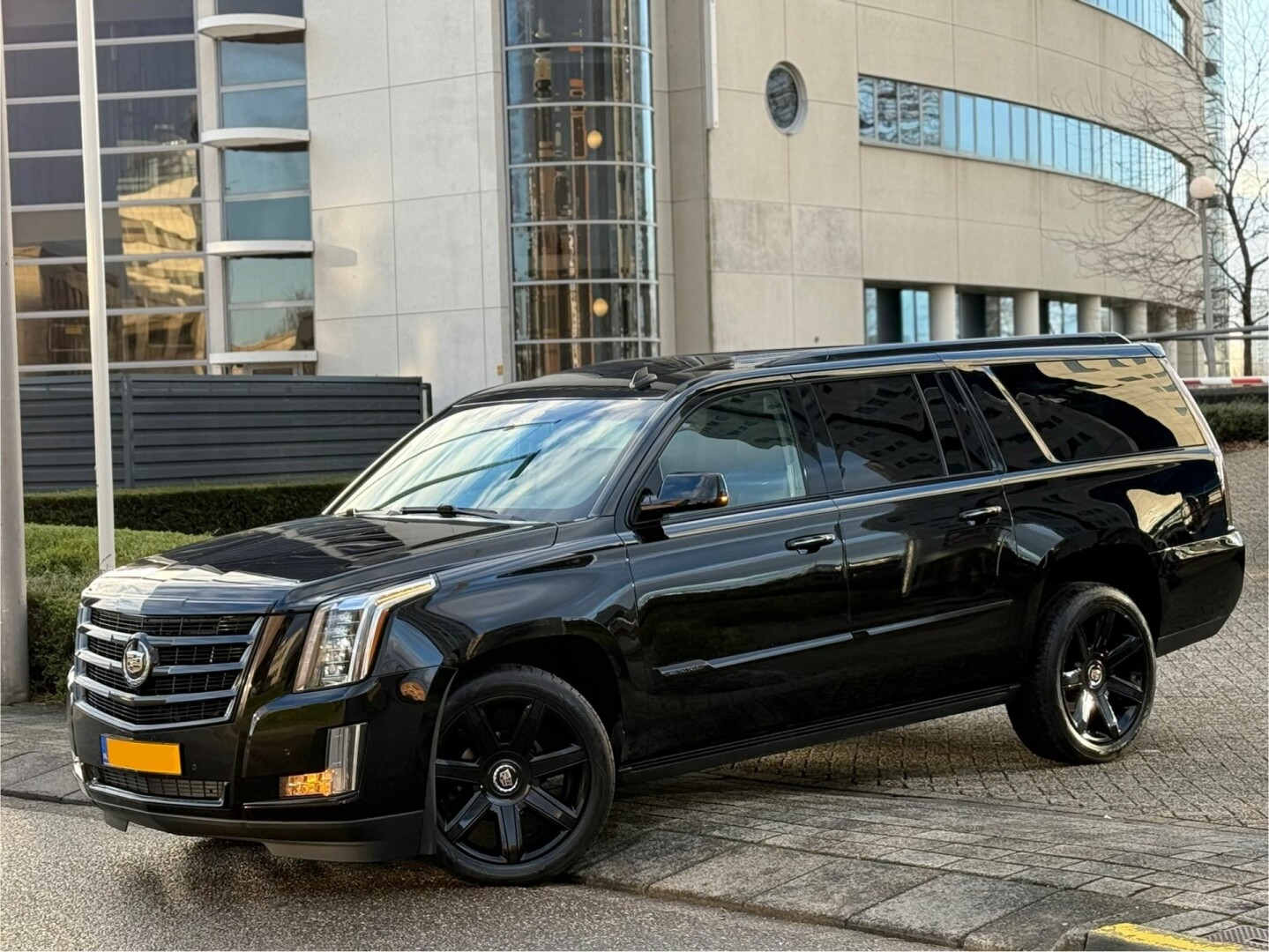 Cadillac-Escalade-71