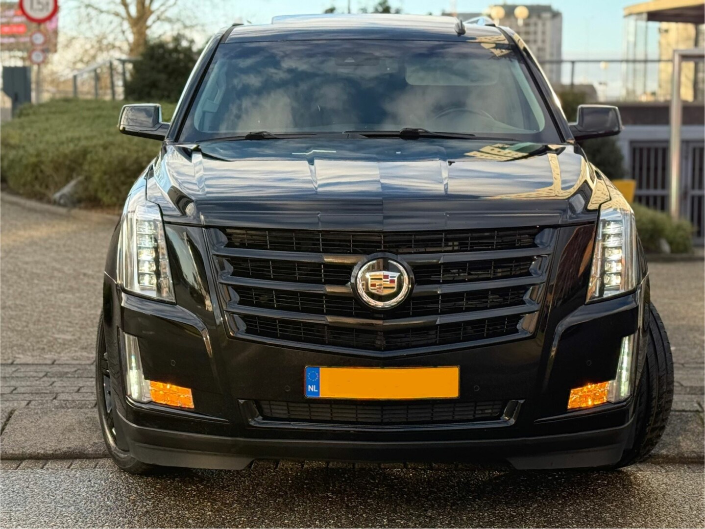 Cadillac-Escalade-77