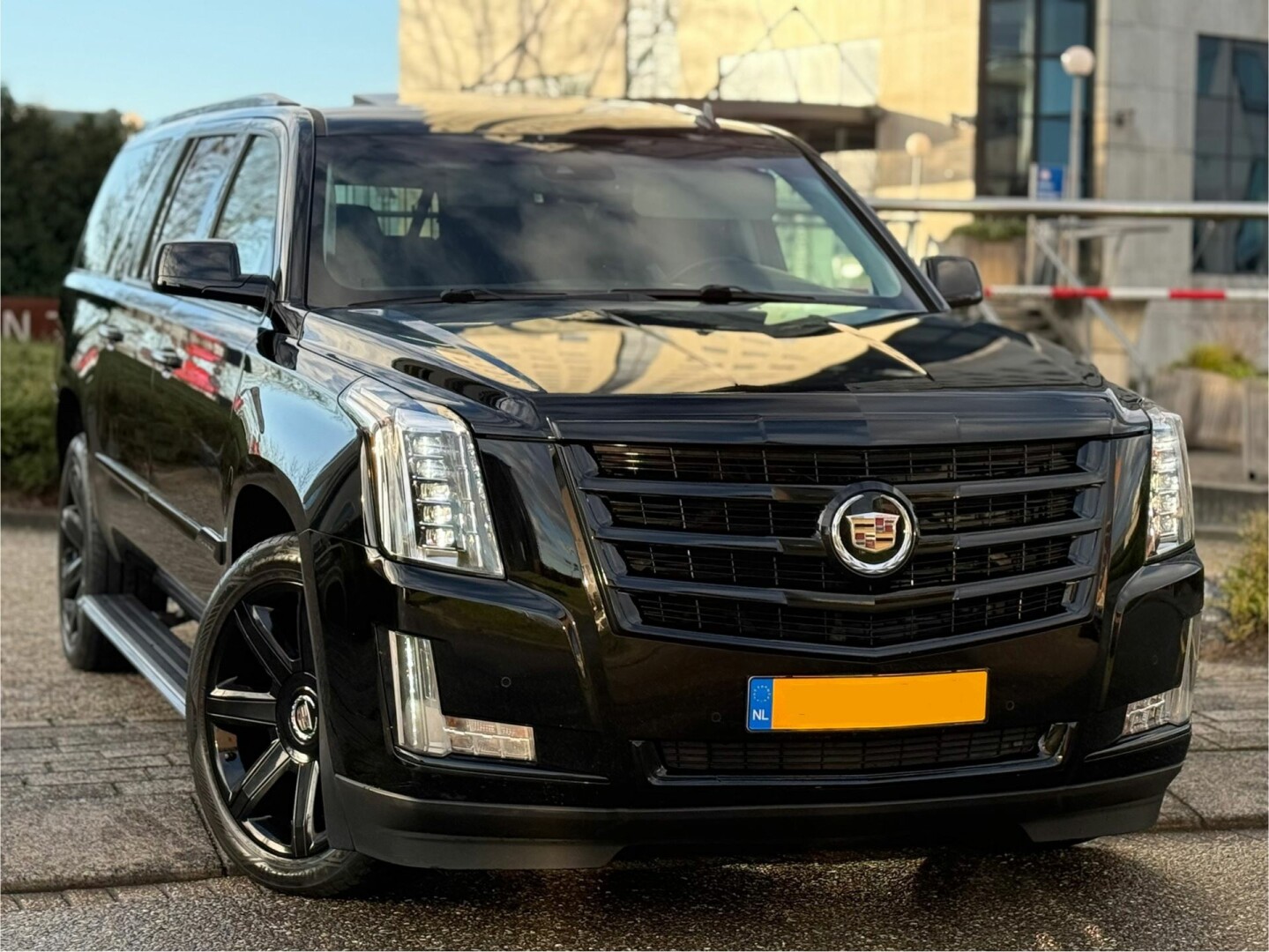 Cadillac-Escalade-78