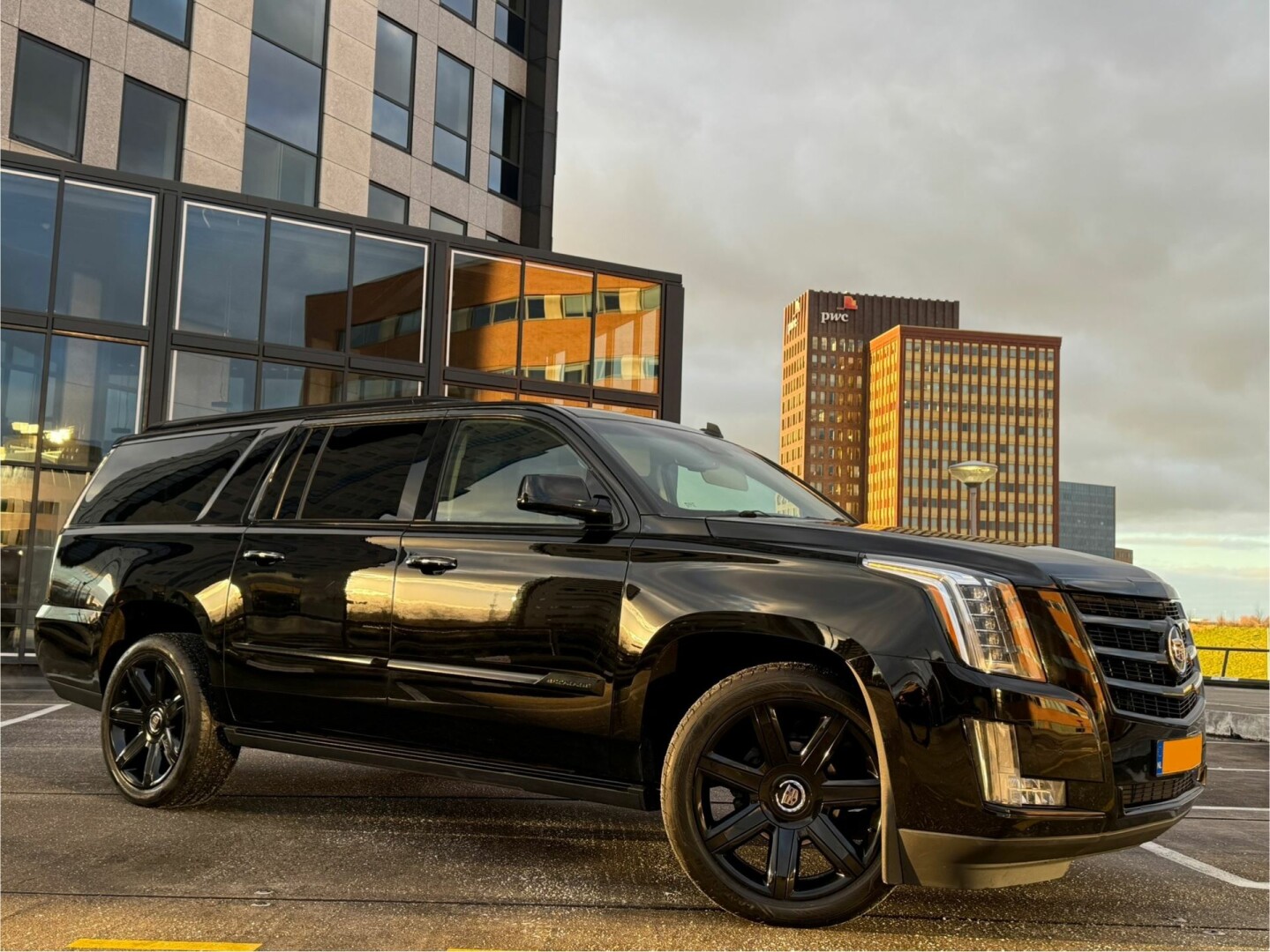 Cadillac-Escalade-90