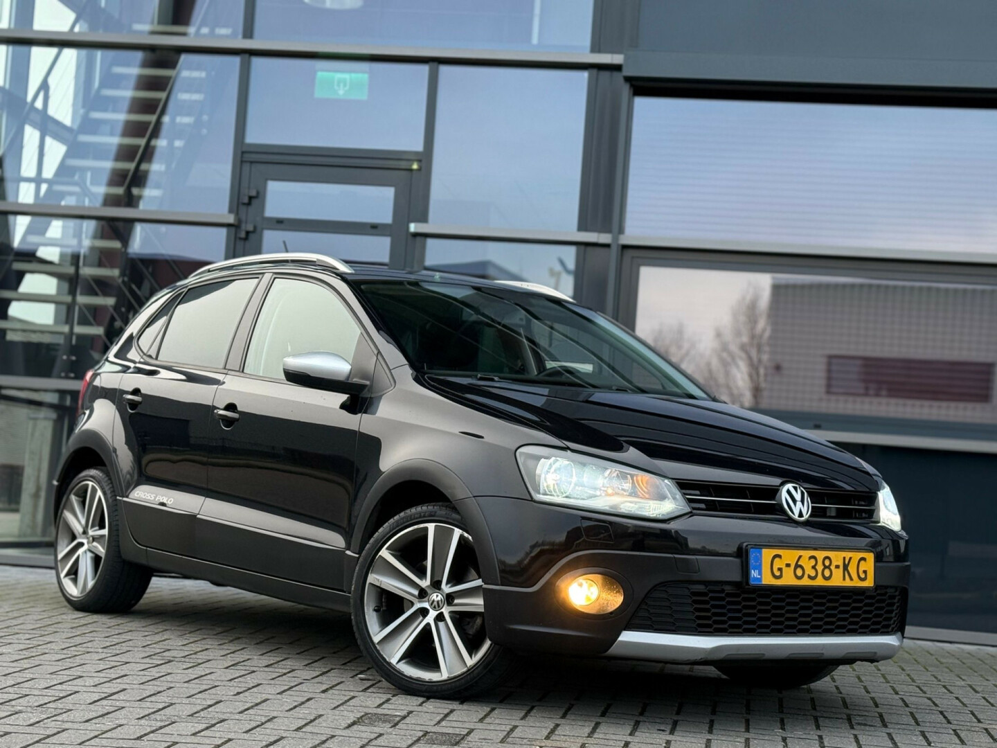 Volkswagen-CROSS POLO-34