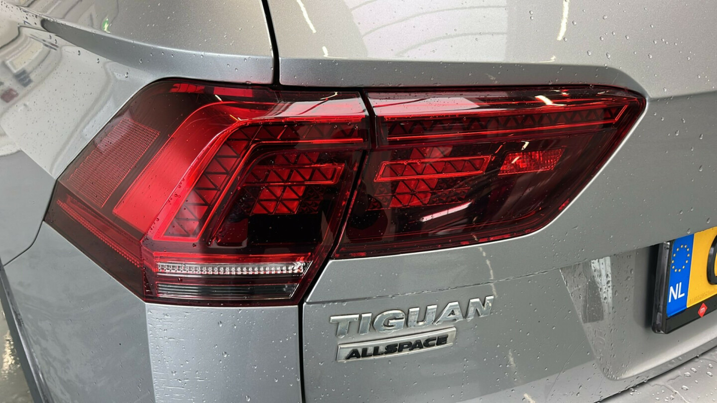 Volkswagen-Tiguan Allspace-23