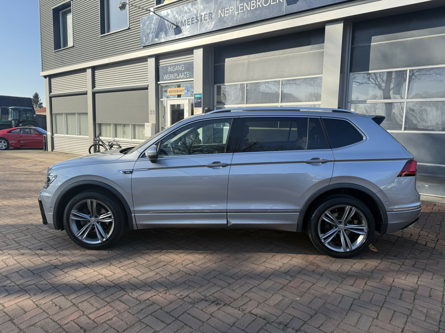 Volkswagen-Tiguan Allspace-39