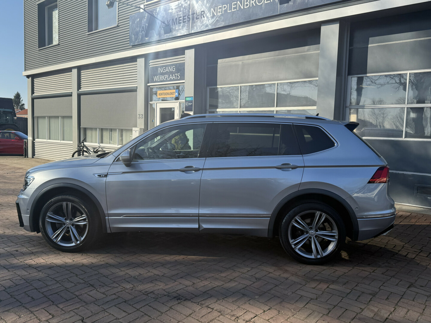 Volkswagen-Tiguan Allspace-53