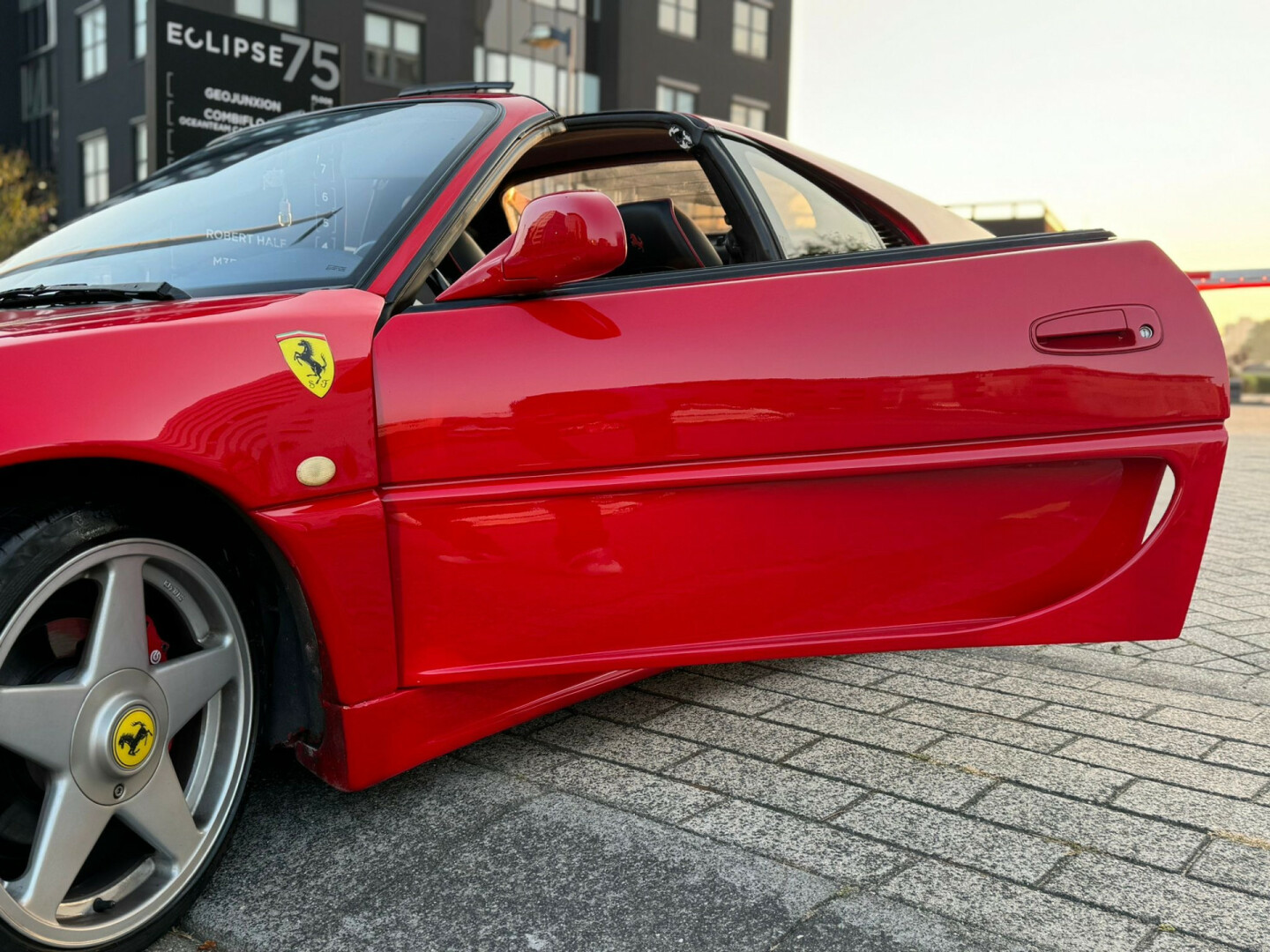 Ferrari-Turbo F355-28