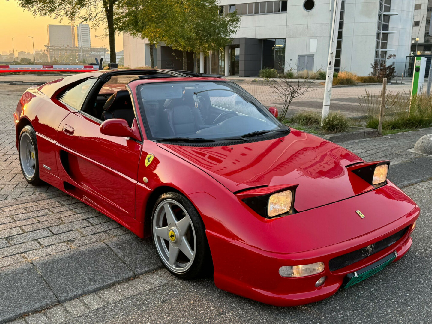 Ferrari-Turbo F355-35