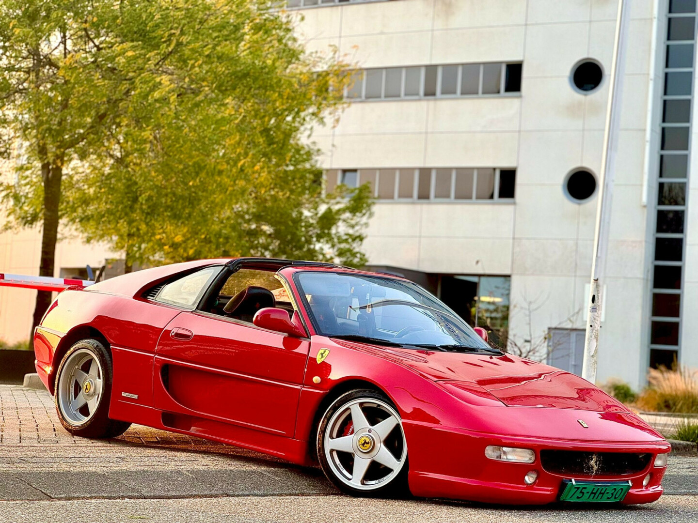 Ferrari-Turbo F355-38