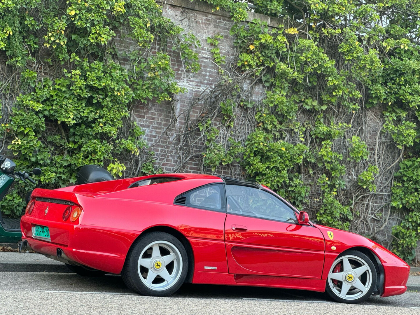 Ferrari-Turbo F355-59