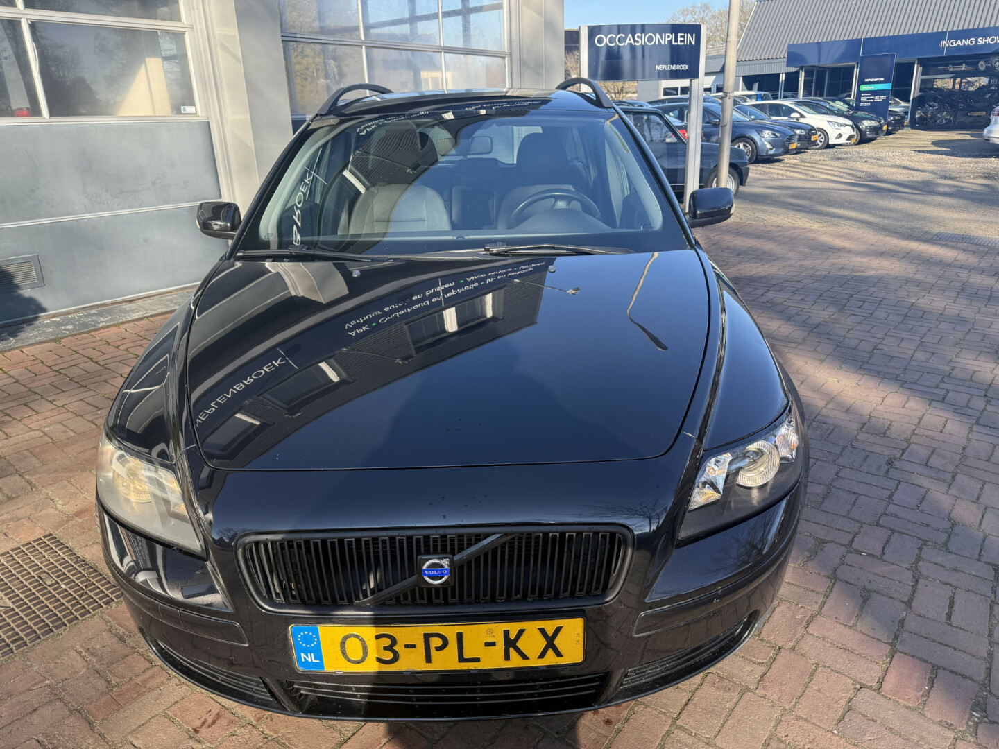 Volvo-V50-2