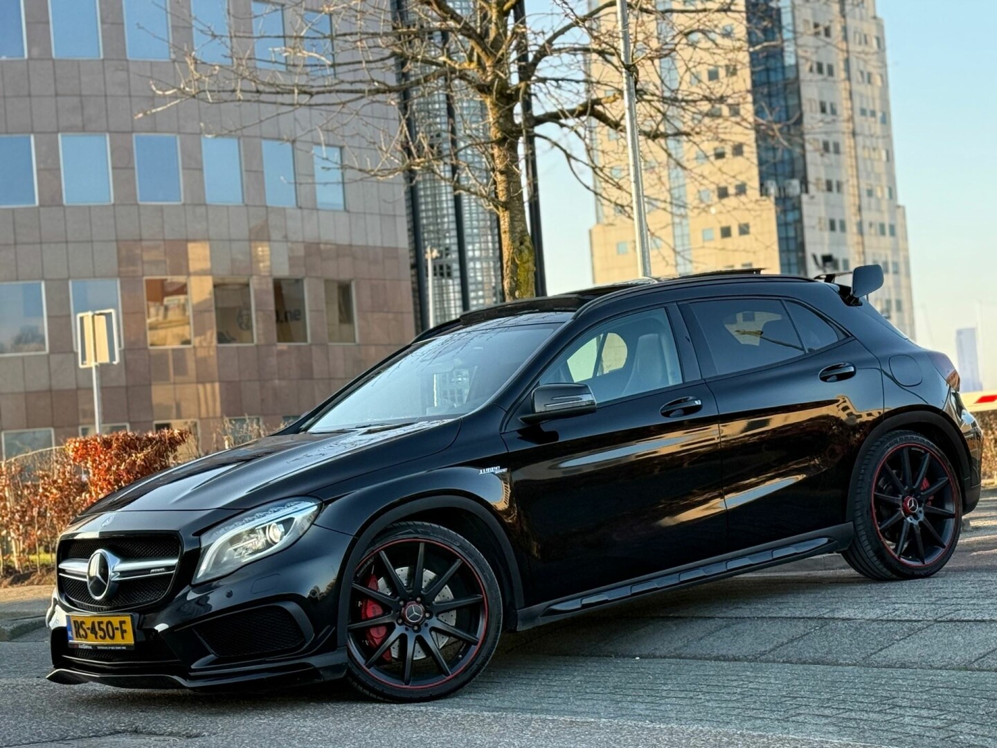 Mercedes-Benz-GLA-90