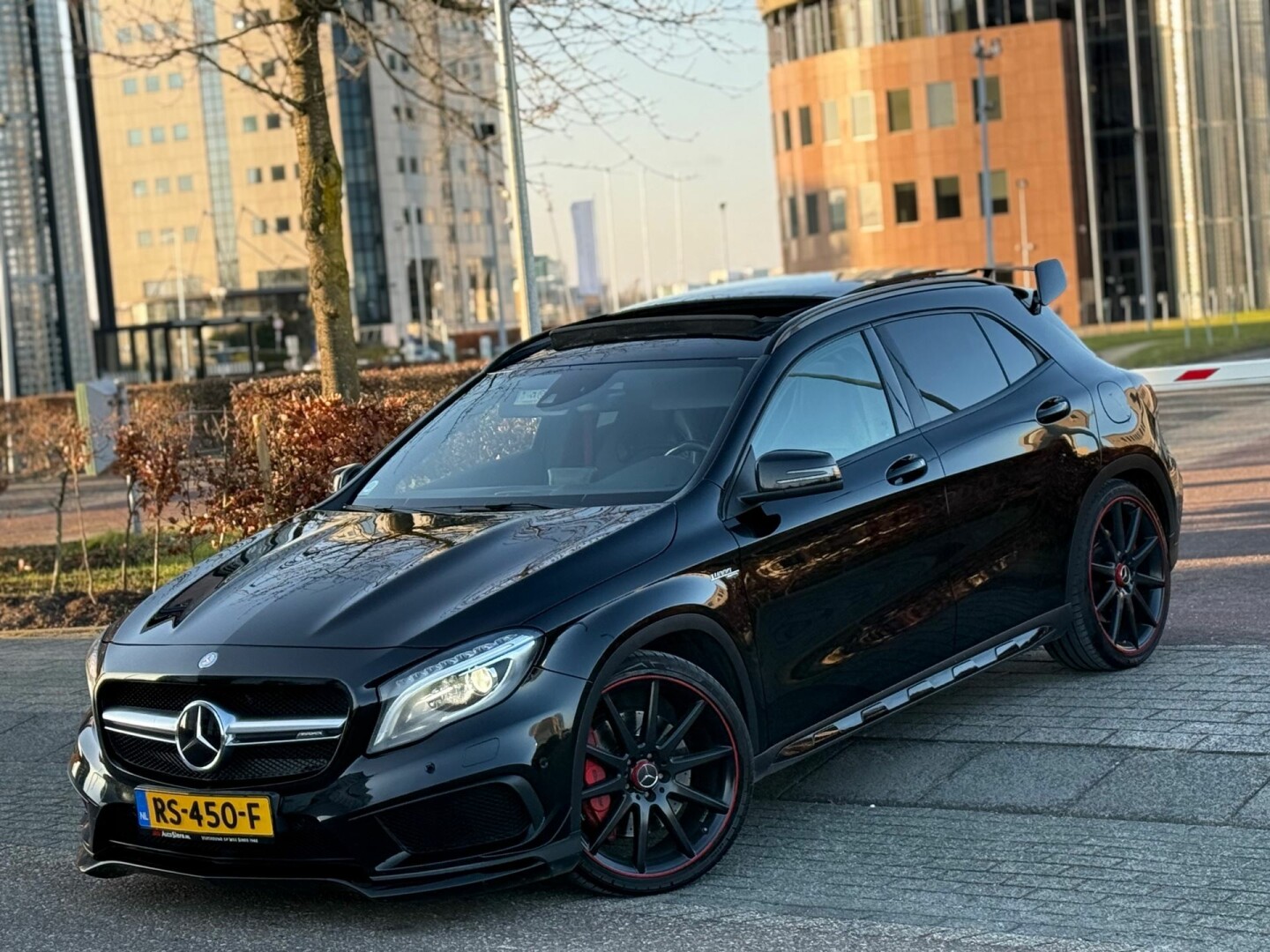 Mercedes-Benz-GLA-91