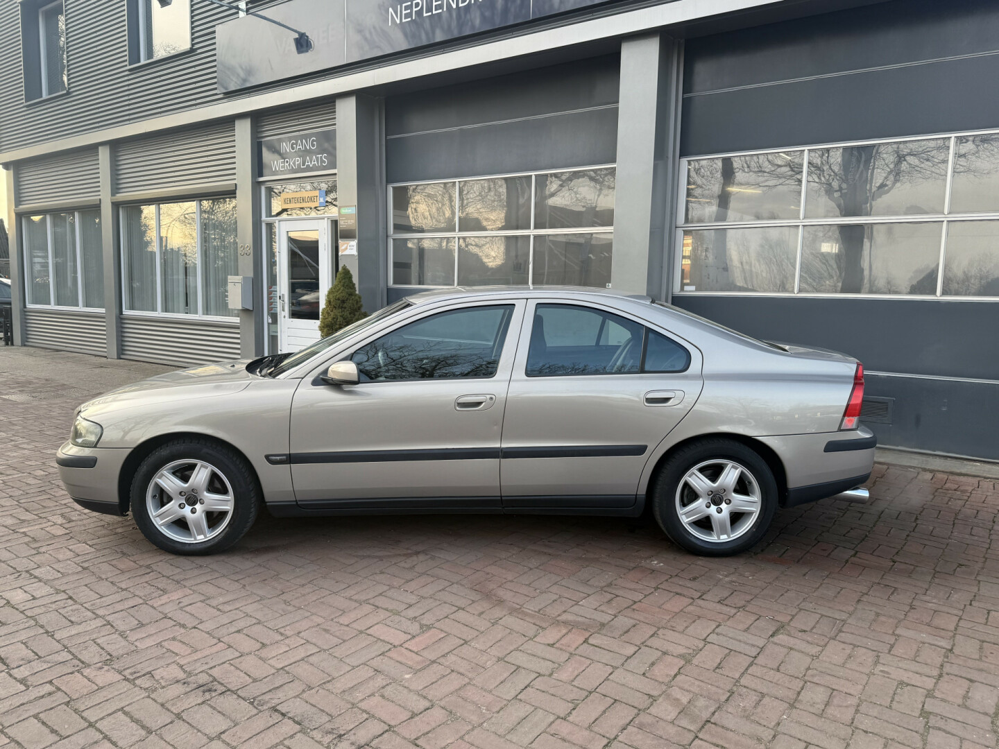 Volvo-S60-2