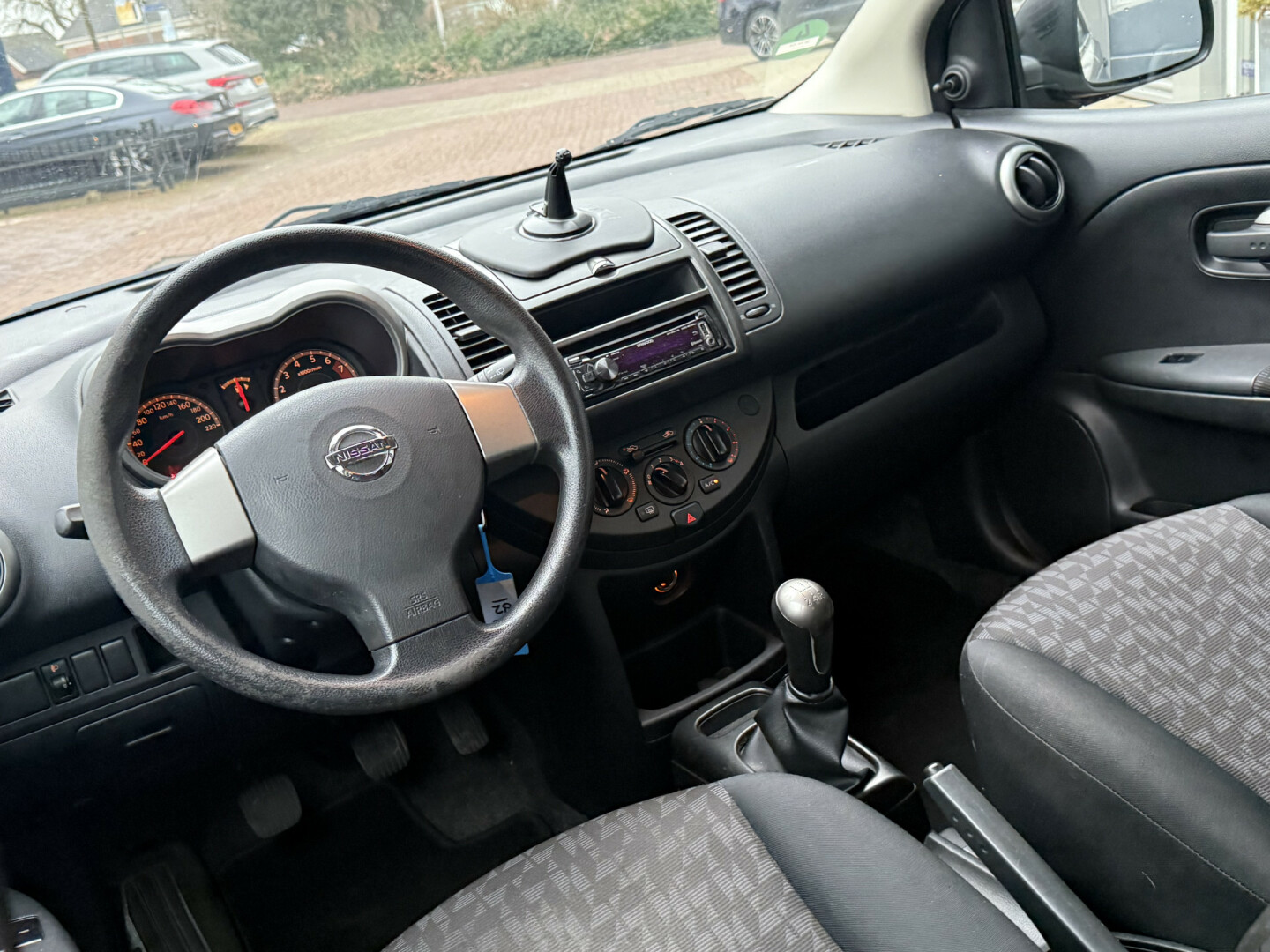 Nissan-Note-25