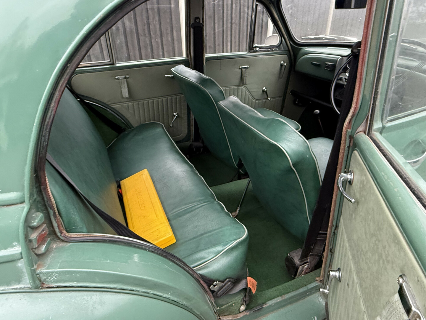 Morris-Minor 1970 groen-13