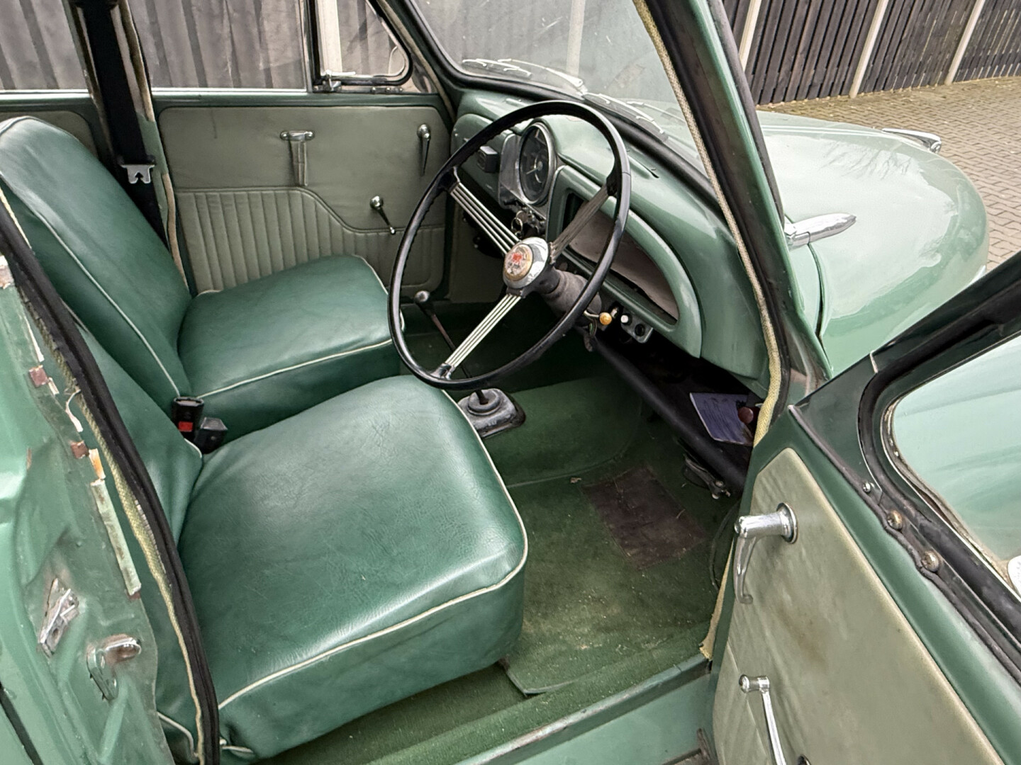 Morris-Minor 1970 groen-15