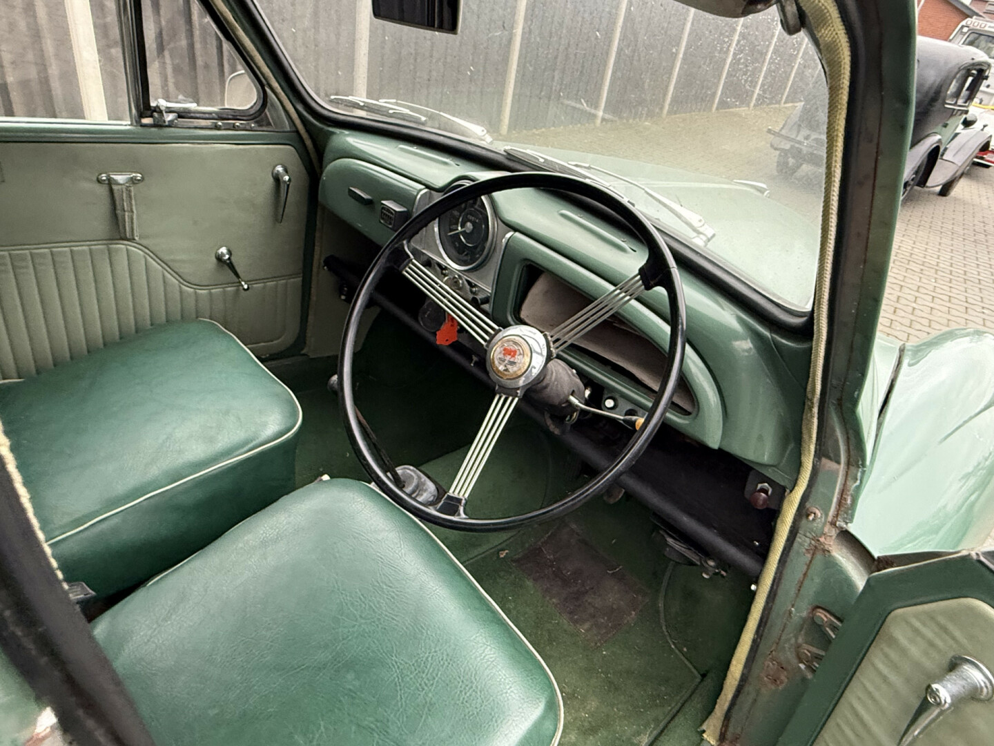 Morris-Minor 1970 groen-6