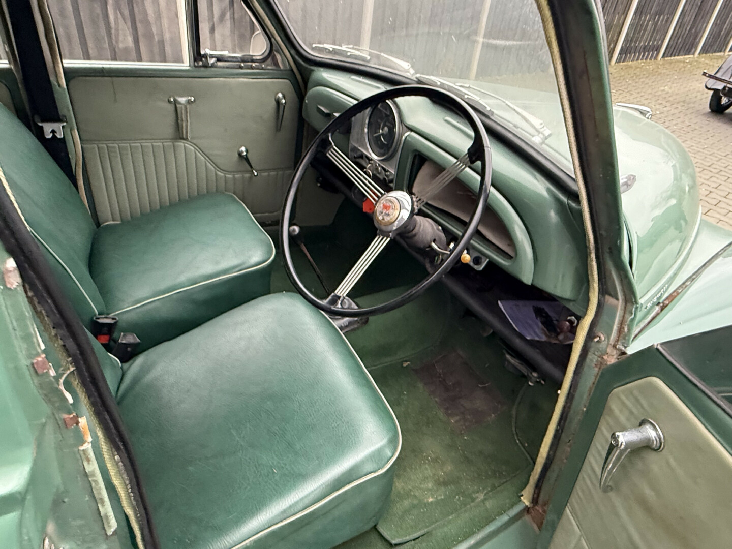 Morris-Minor 1970 groen-9