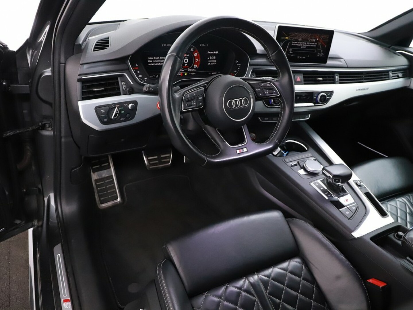 Audi-A4-6